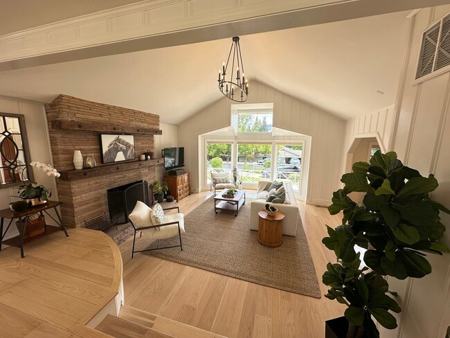 Building Photo - 4 Bed 4.5 Bath, Beautiful Home With Pool A...