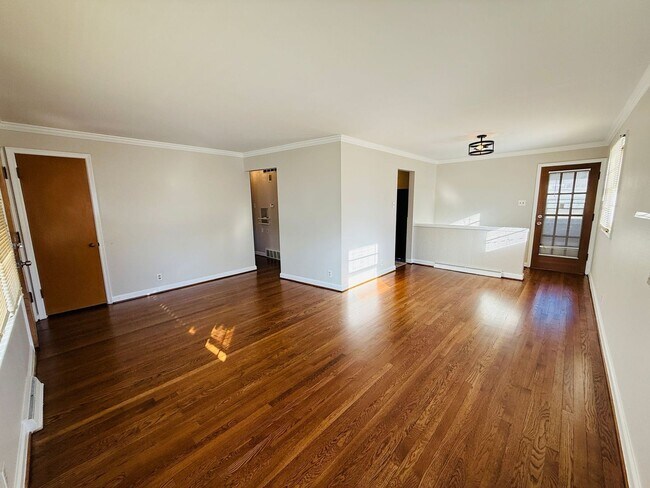 Building Photo - Spacious 3 bedroom home for Rent in Bellefontaine Neighbors