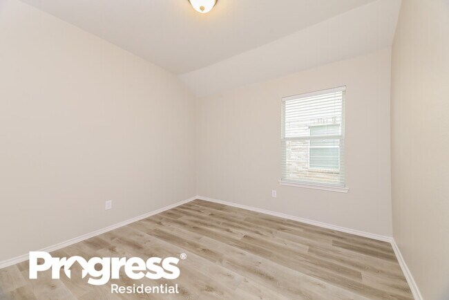 Building Photo - 1021 Comfort Dr