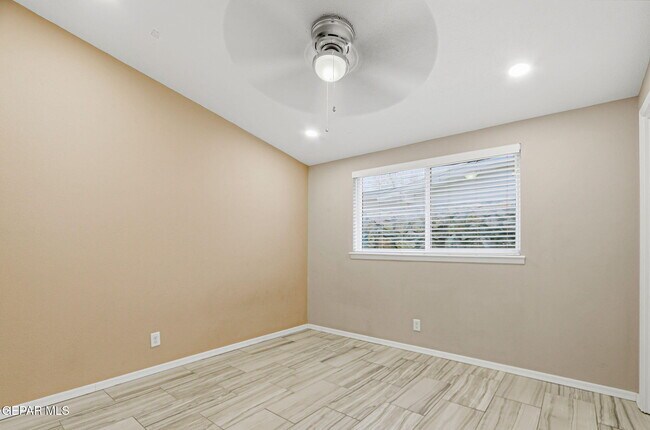 Building Photo - 10164 Dunbarton Dr