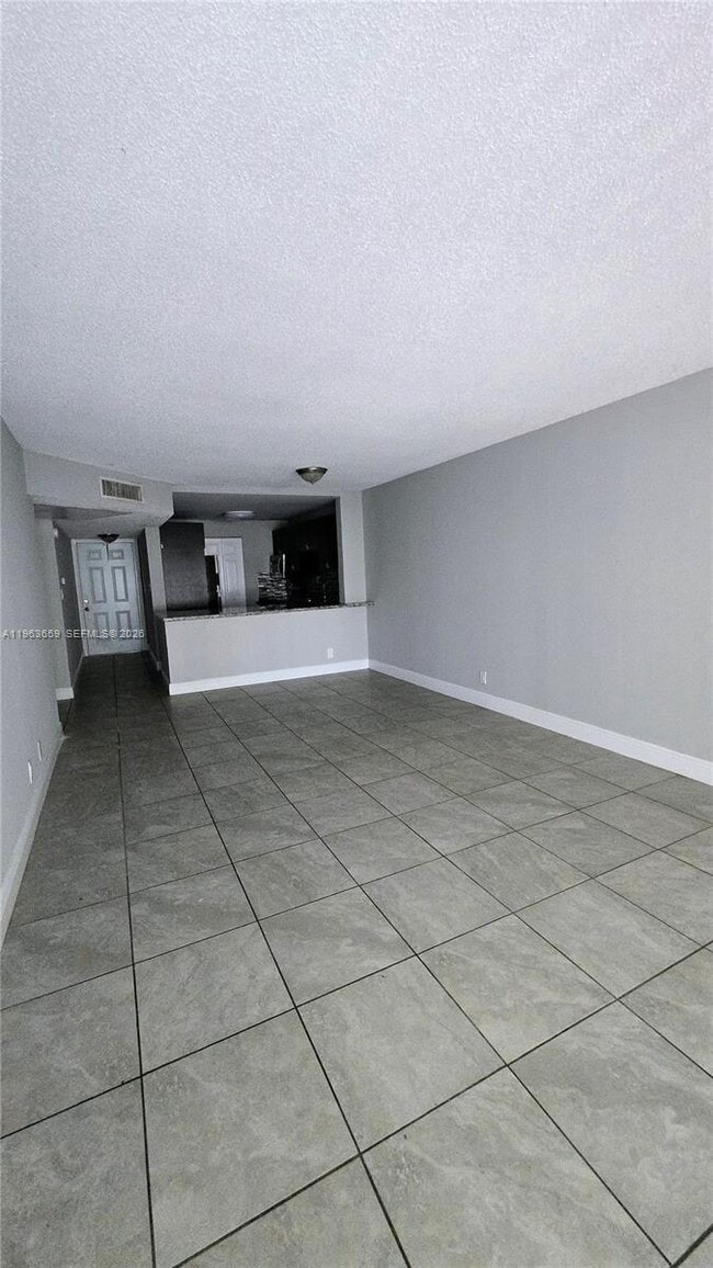 Building Photo - 7925 Fairview Dr