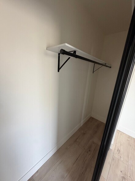 Building Photo - 2113 Montana St