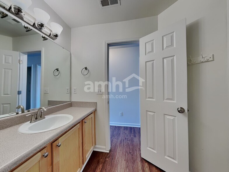 Building Photo - 3672 Watkins Ridge Ct