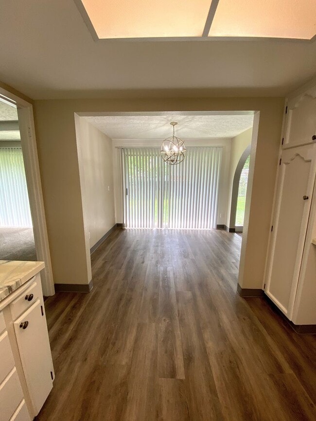 Building Photo - Spacious 4 Bedroom, 2 Bath Home with Large Yard -