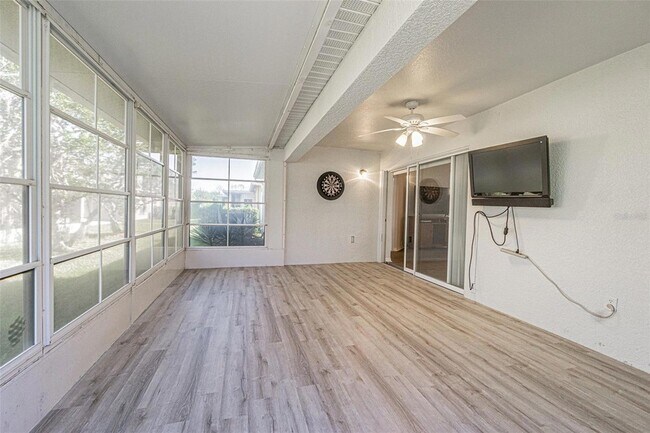 Building Photo - 9608 Rolling Cir