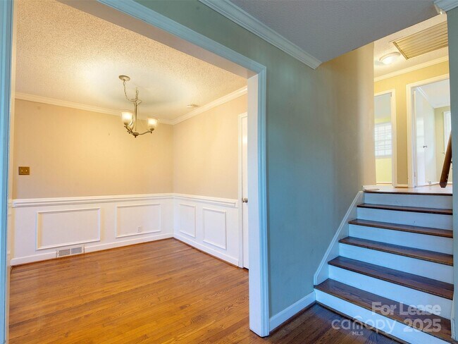 Building Photo - 4917 White Oak Rd