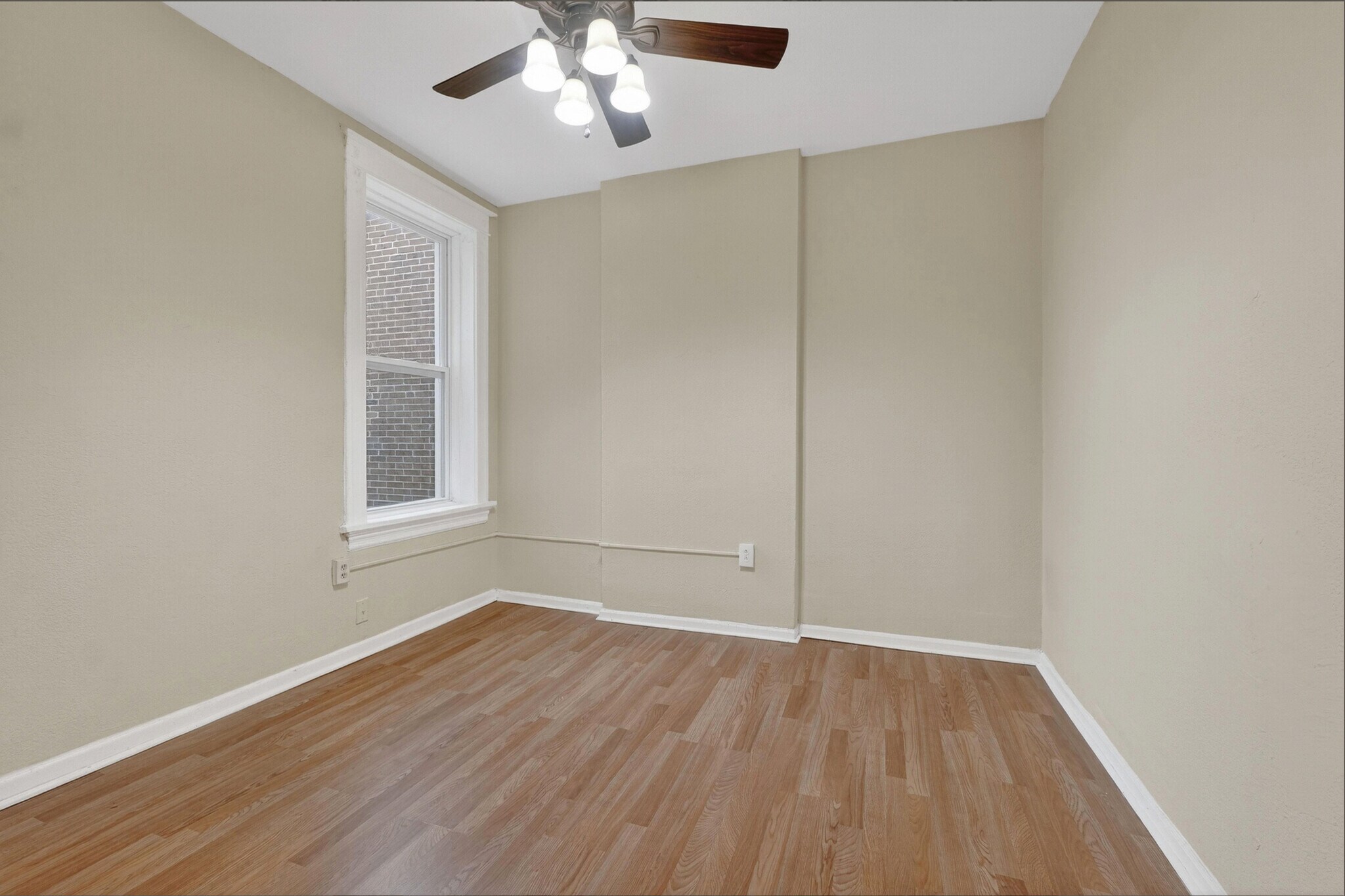Middle bedroom - 4372 Gibson Ave