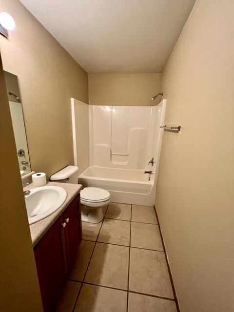 Building Photo - 309 E Asher Ct