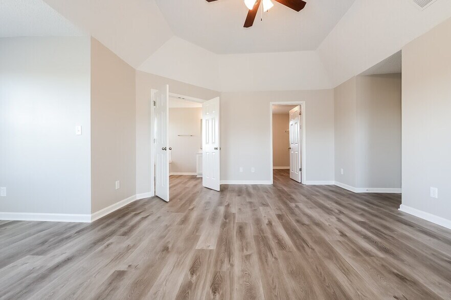 Building Photo - 3948 English Valley Dr