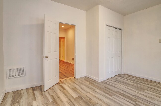 Building Photo - 112 Randolph Ave