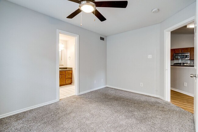 Building Photo - Pointe  360 222 - Go West - 2222 / 360 - Hill Country Paradise - 2bd / 2ba - Garage  - Pool - Nat...