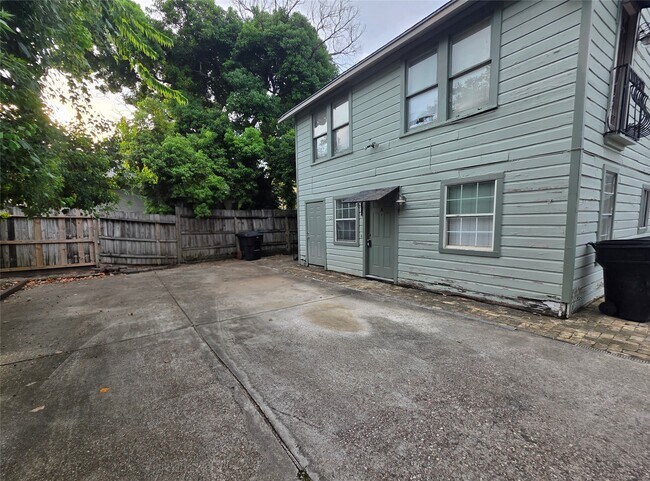 Building Photo - 207 Bryan St
