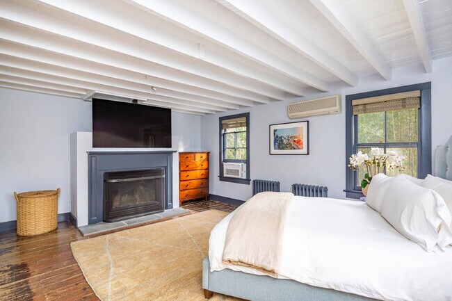 Building Photo - 93 Schellinger Rd