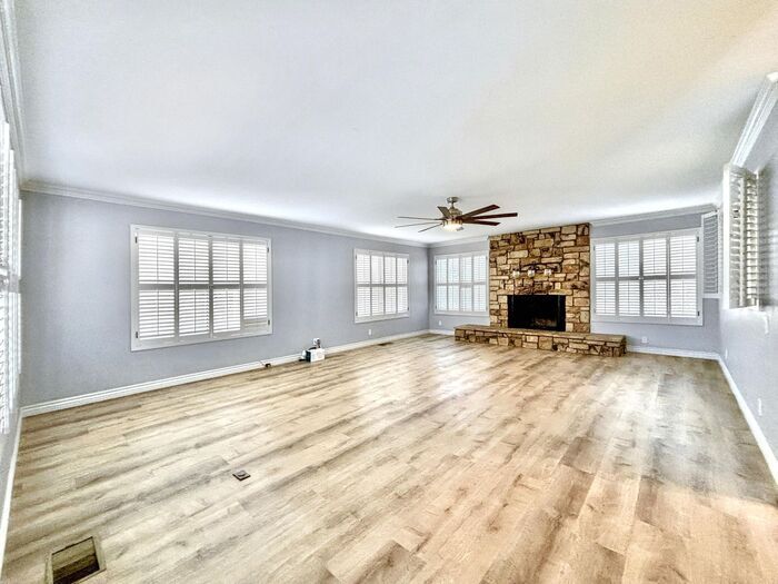 Building Photo - 6489 Rainbow Heights Rd