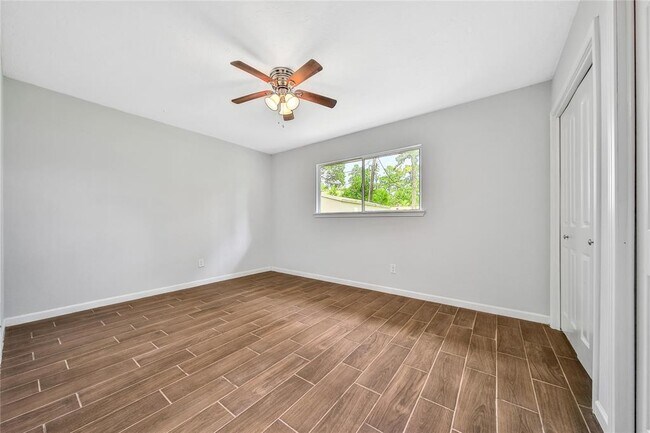 Building Photo - 259 Spring Pines Dr