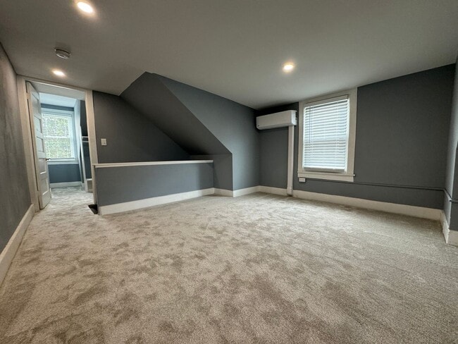 Building Photo - Completely Updated THREE BEDROOM TWIN!