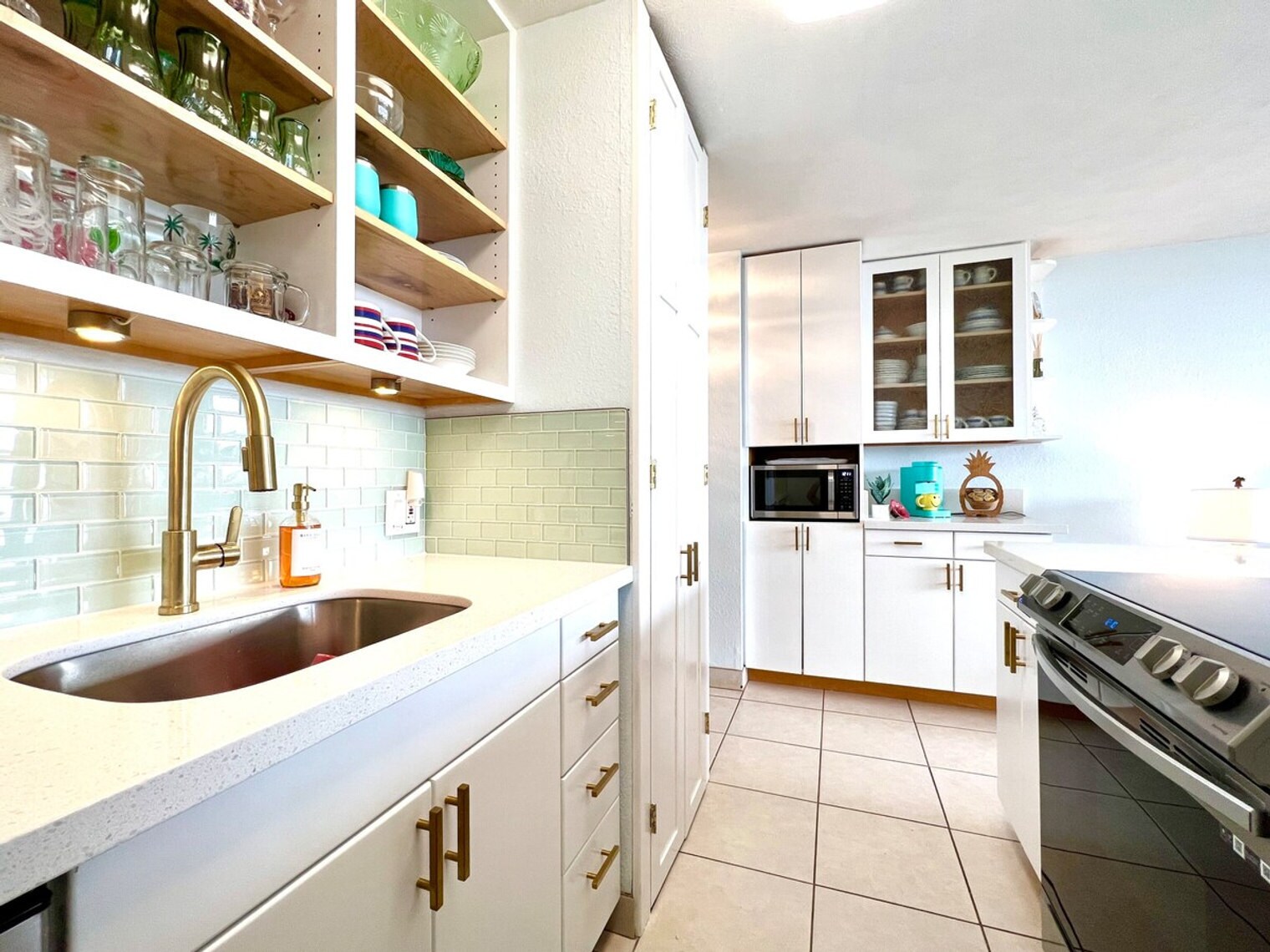 Building Photo - 190 Hauoli St