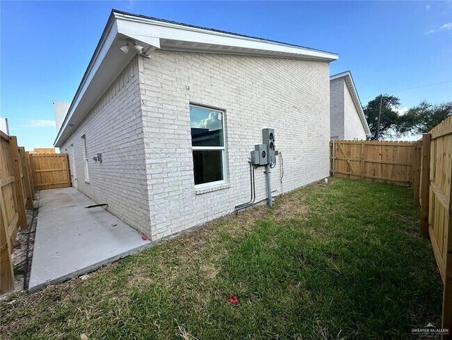 Building Photo - 103 N San Jose Dr