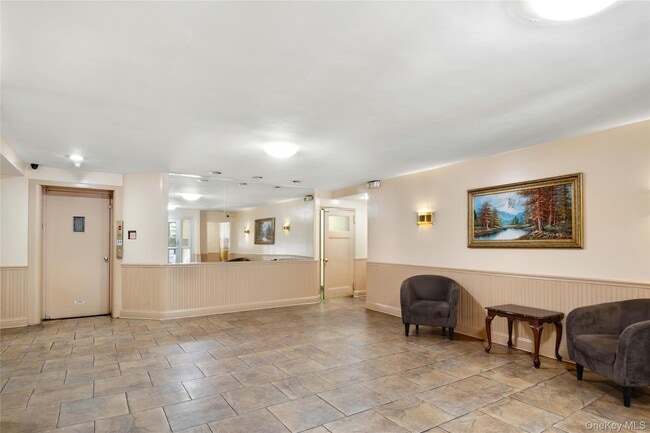 Building Photo - 255 Bronx River Rd