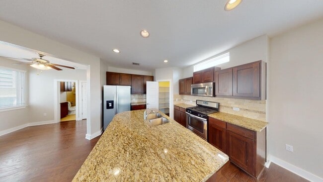 Building Photo - Gorgeous Condo in Edgewick - Minutes from Soco!