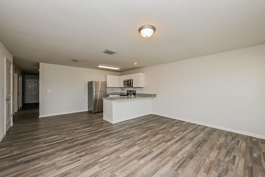 Building Photo - 26485 Wakefield Dr