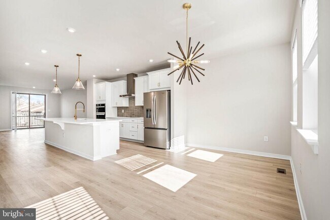 Building Photo - 6232 Folly Ln