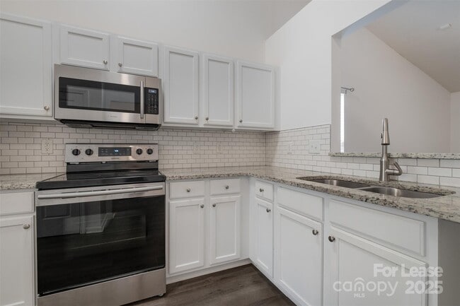 Building Photo - 8424 Angwin Pl
