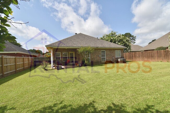 Building Photo - 3 Bed 2 Bath Home in Ruston!
