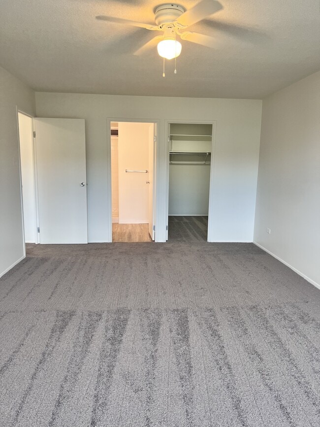 Building Photo - 9655 Center Ave