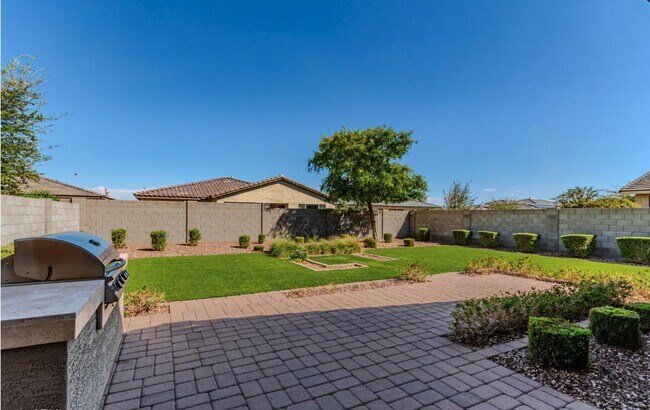 Building Photo - 5059 N 183rd Ln