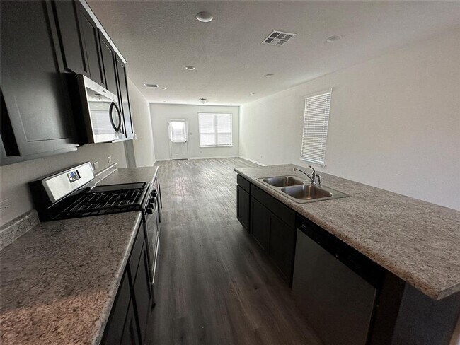 Building Photo - 16496 Moss Ln