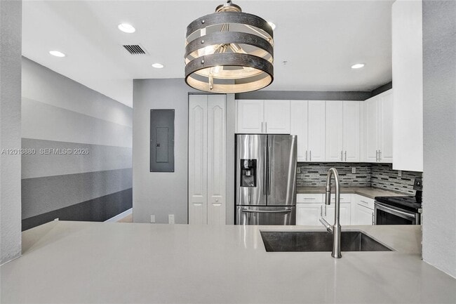 Building Photo - 808 SW 147th Ave