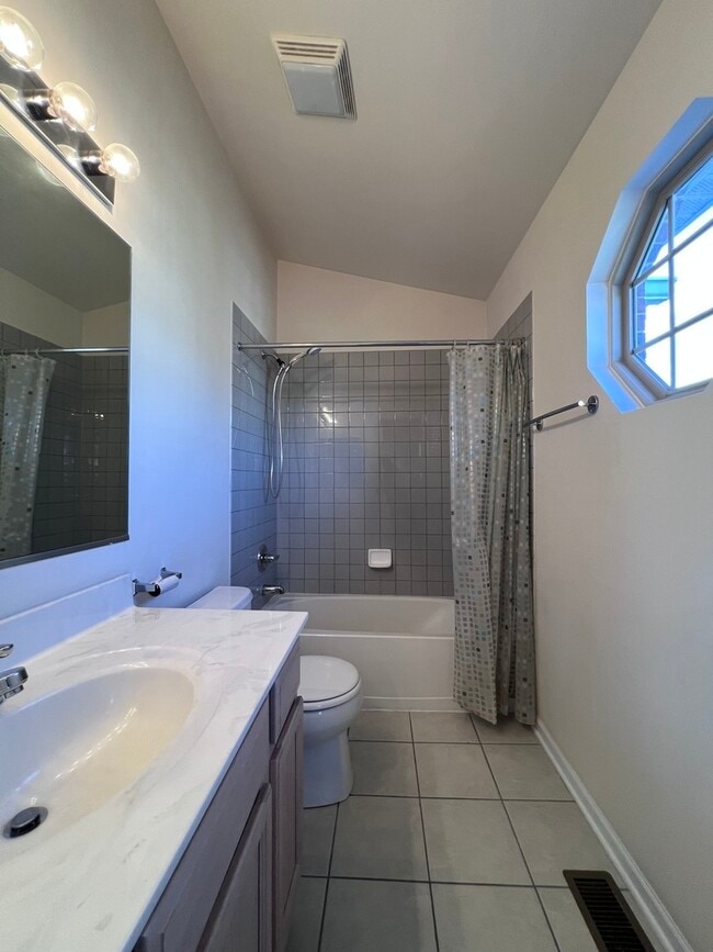 Building Photo - 554 Prestwick Ln