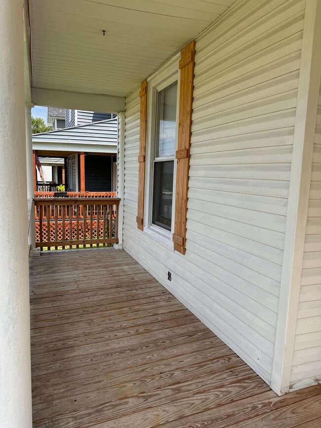 Building Photo - 3 Bedroom || 1 Bathroom Single Family Home