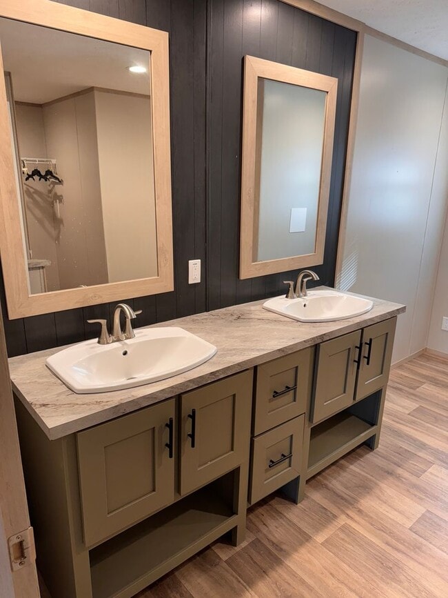 Building Photo - 3 Bedroom || 2 Bathroom in Concord