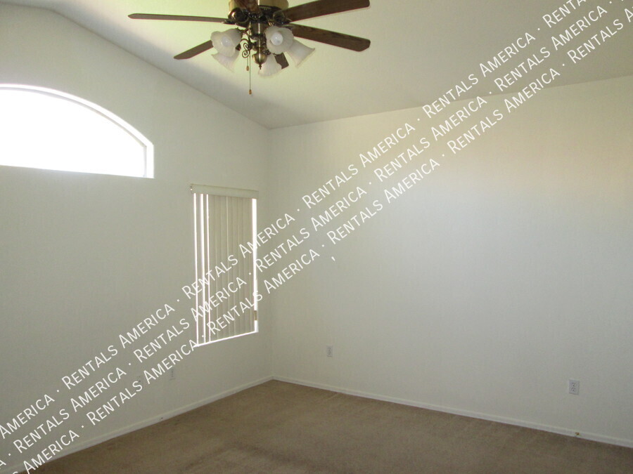 Building Photo - 1332 W Kesler Ln