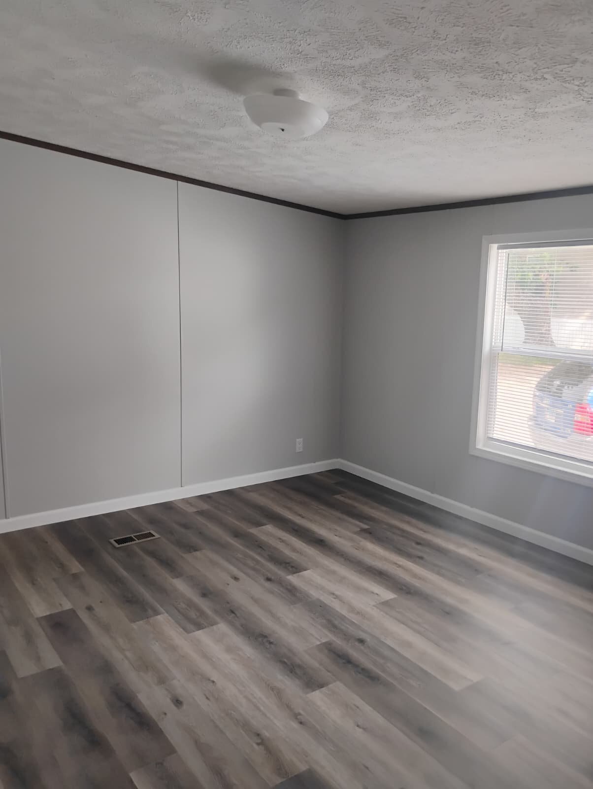 Building Photo - 166 Elm Dr