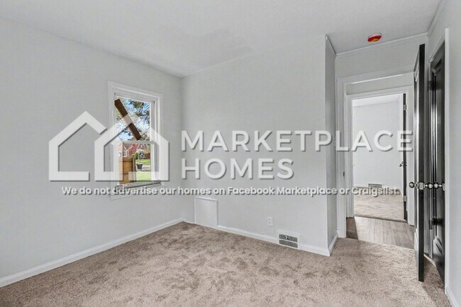 Building Photo - 18276 Oakfield Ave