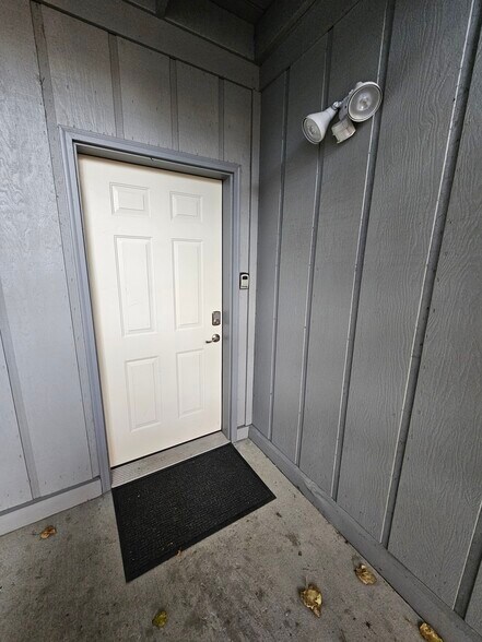 Building Photo - 3030 Lore Rd