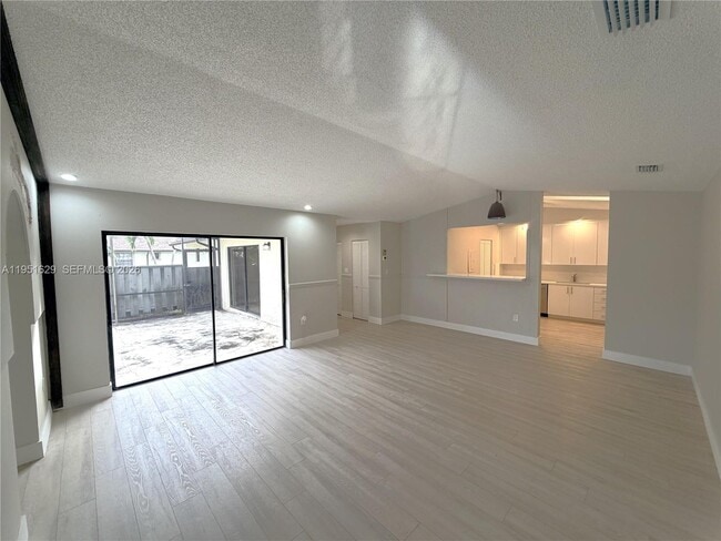 Building Photo - 1439 Captains Walk