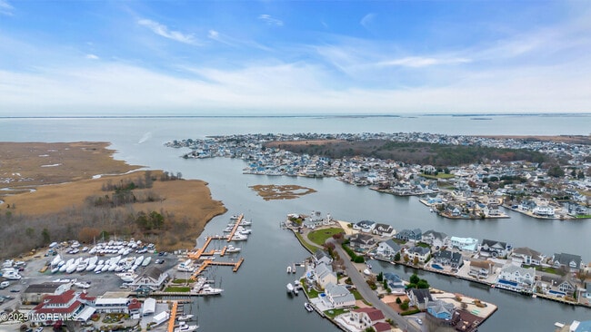 Building Photo - 336 E Lacey Rd