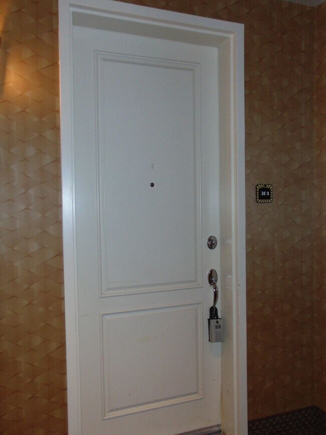 Building Photo - Manhattan Mid Rise Condo-Tile and Laminate-No Carpet