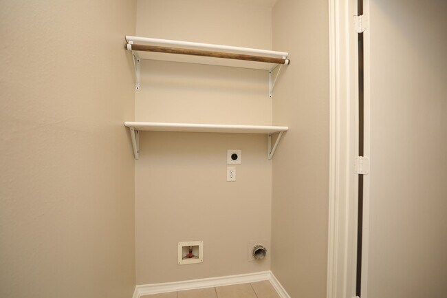 Building Photo - 12846 Colony Heath Ln