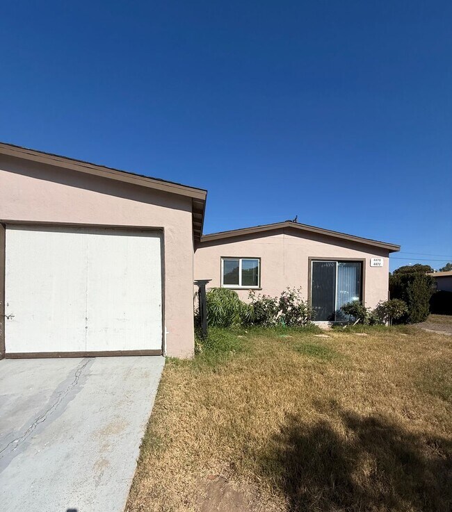 Building Photo - 4470