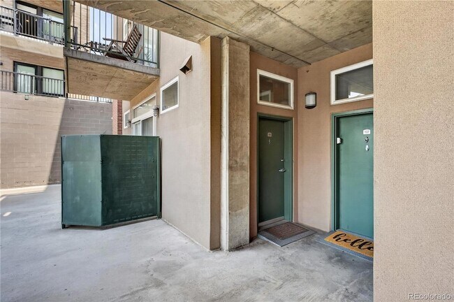 Building Photo - 3201 Shoshone St