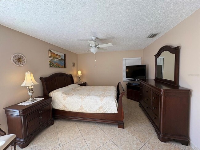 Building Photo - 2666 Woodgate Ln