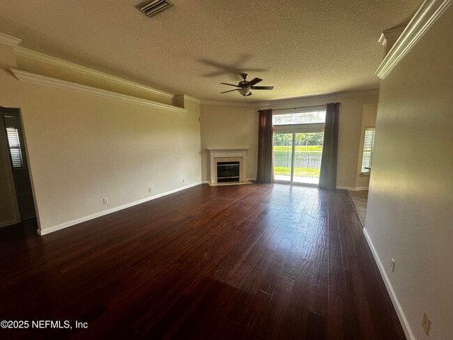 Building Photo - 12080 Scarsdale Dr