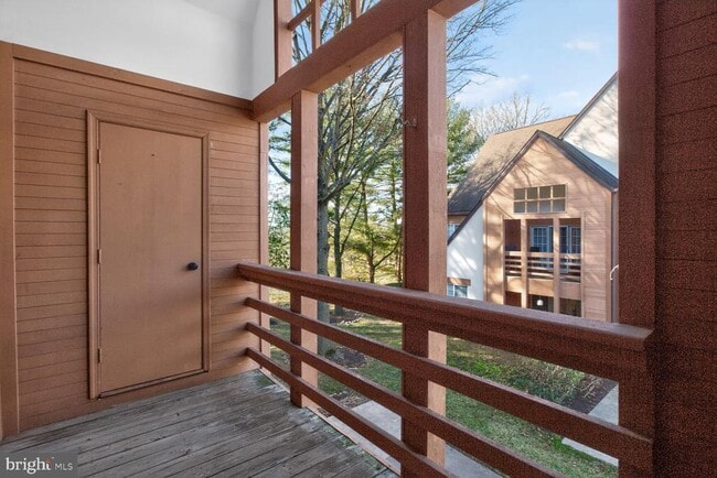 Building Photo - 4950 Columbia Rd