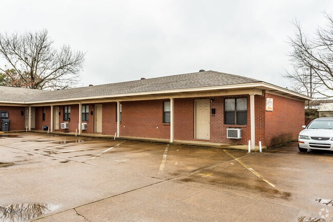 Building Photo - 4405 E Highland Dr