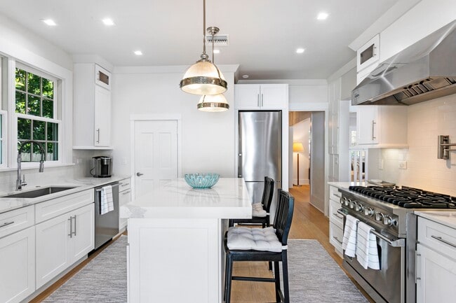 Building Photo - 141 Australian Ave